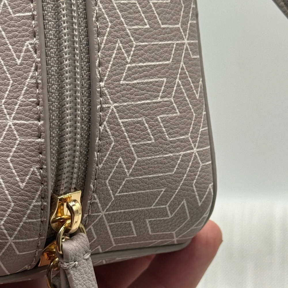 Tommy Hilfiger Crossbody adjustable strap taupe color NWT $108